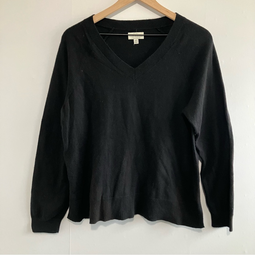 Lucky Brand Classic Black V-Neck Sweater Size Medium